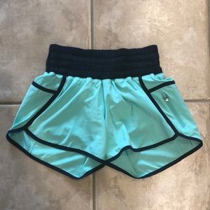 Lululemon 4” Inseam Tracker Shorts Size 4